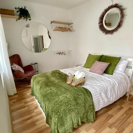 Stay In Aux, Feel At Home ! 2 Room Apartment Central Incl All You Need For 4 Person, 24H Check In, Pkw Parking Only Аугсбург Екстер'єр фото