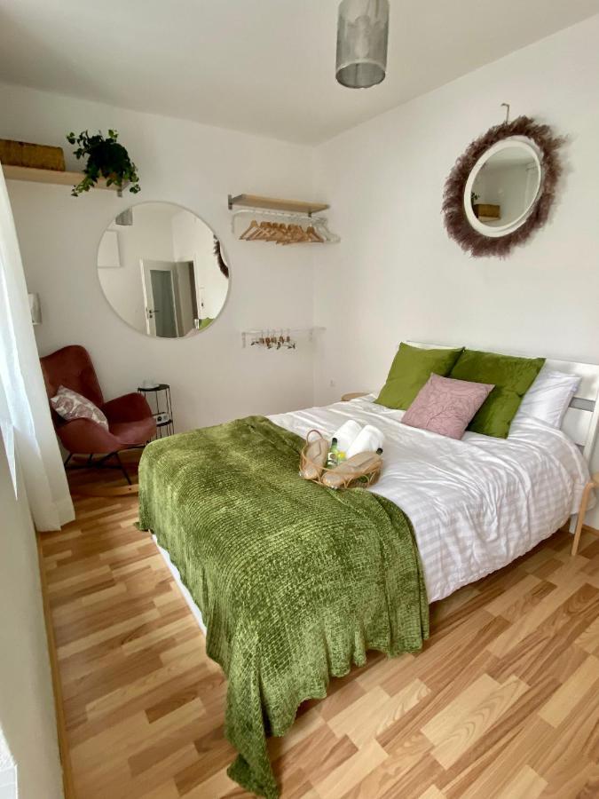 Stay In Aux, Feel At Home ! 2 Room Apartment Central Incl All You Need For 4 Person, 24H Check In, Pkw Parking Only Аугсбург Екстер'єр фото